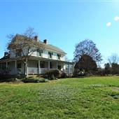 Farmhouse in East Bend